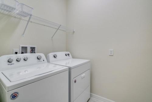 5 Star Villa Close To Disney, Orlando Villa 3180