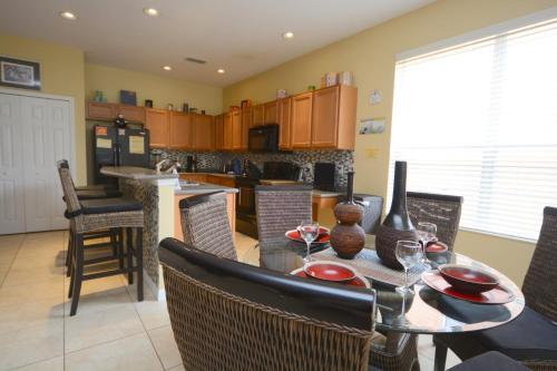 Bella Vida Resort-gorgeous Home With 3-masters!