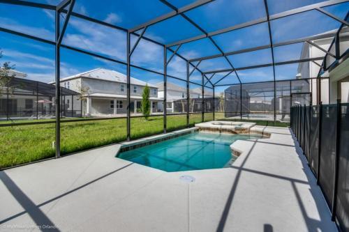 South Facing Pool & Spa - 8 Bdm Luxurious Villa Villa