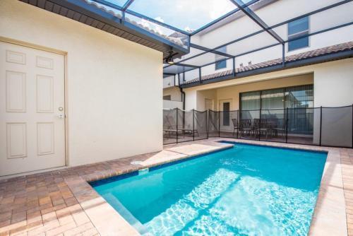 Inviting 4 Bdm Townhome Sleeps 11 Townhouse
