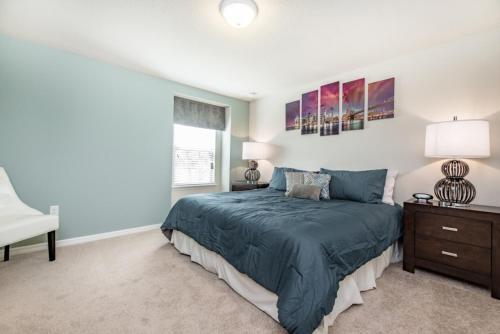 Inviting 4 Bdm Townhome Sleeps 11 Townhouse