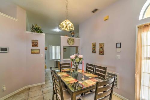 Explore Disney And Universal From This Home With Pool!