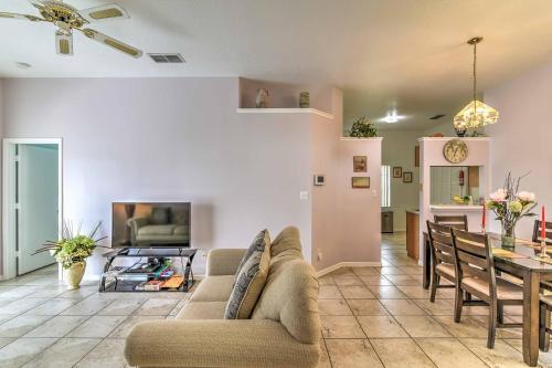 Explore Disney And Universal From This Home With Pool!