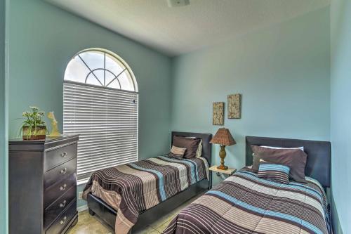 Explore Disney And Universal From This Home With Pool!