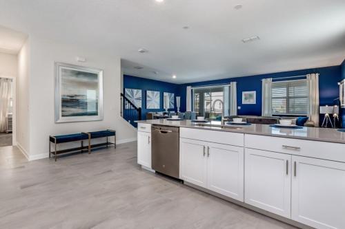 Sunsational Villa With Game Room And Private Pool Home