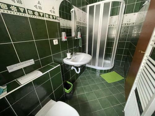 Hostal Pension Hones