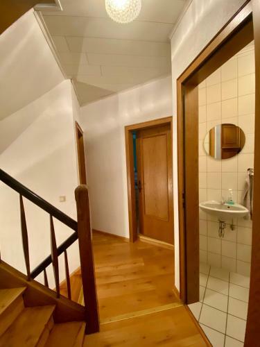 Hostal Winzerhaus Im Oberdorf - Ferienwohnung Oder G�stezimmer Oder Alles Zusammen