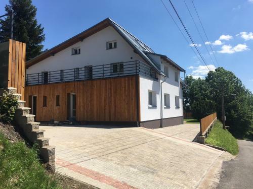 Apartm�ny Luka - Ho?ej?� Vrchlab�