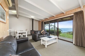 Hotel Beacon Point Ocean View Villas