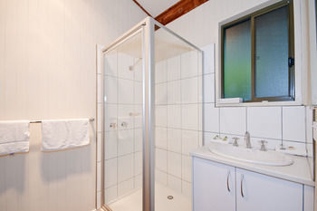 Hotel Beacon Point Ocean View Villas