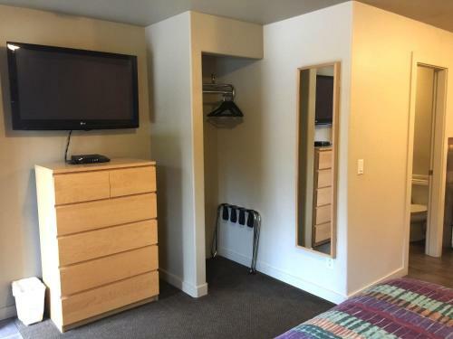 The Hitching Post Motel