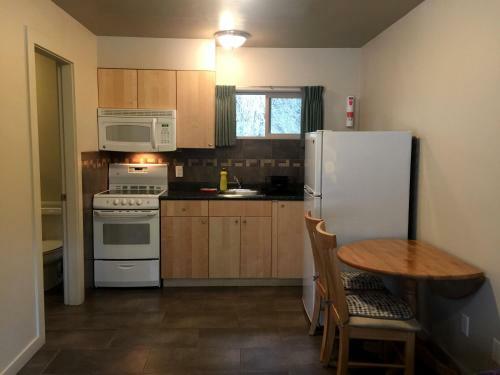 The Hitching Post Motel