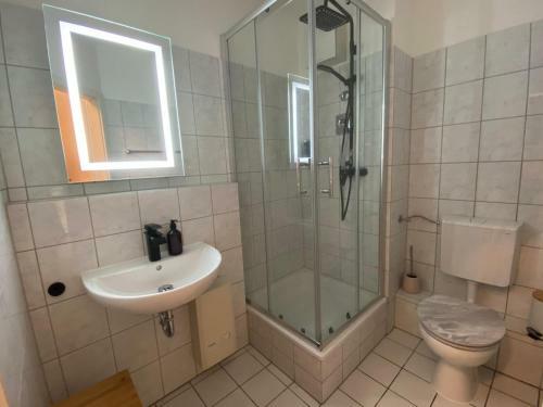 Suitable Living - Luxury Apartment With Balcony And Fast Wifi