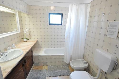 E&m Beach House Aldeamento Do Levante III