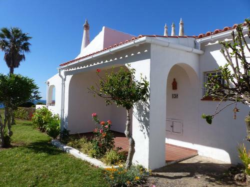 Villa Ocean Facing At Senhora Da Rocha