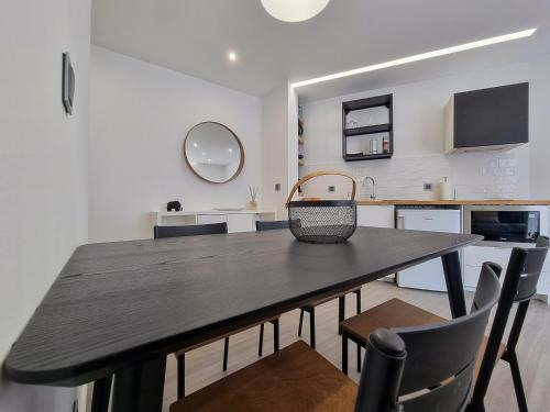 The Jolie Apartments