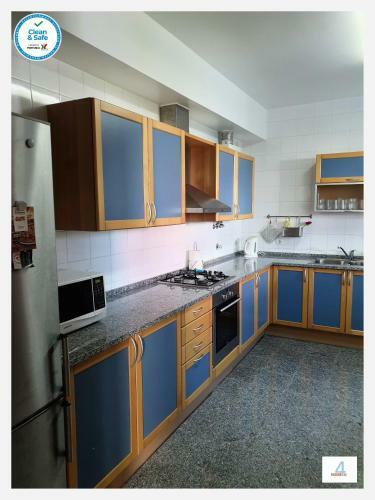 Home4u - Superb Villa, With Pool & Bbq
