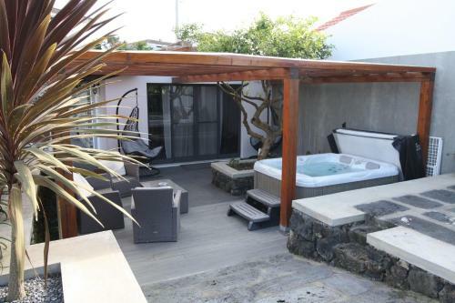 Santa Rita Greenhouse Villas
