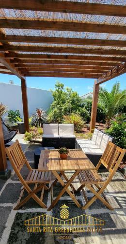 Santa Rita Greenhouse Villas