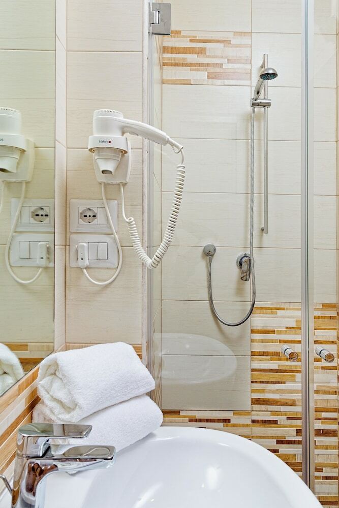 Hotel Airone