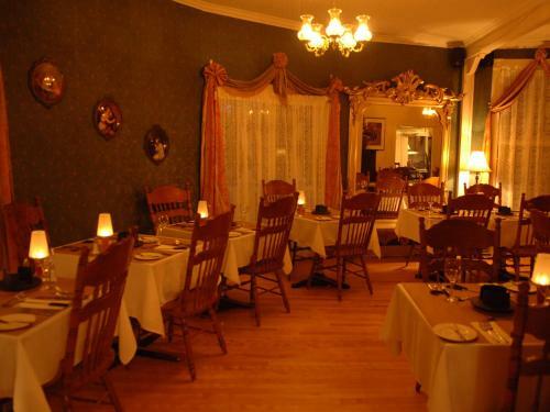 Posada Auberge De La Tour Du Lac