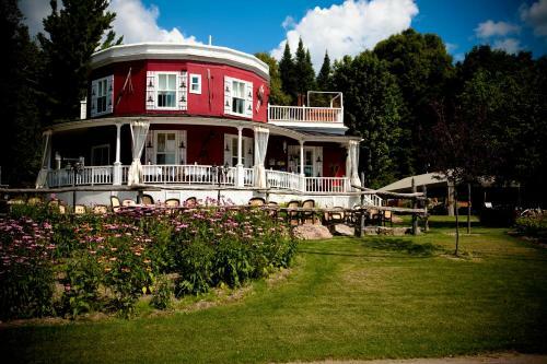 Posada Auberge De La Tour Du Lac