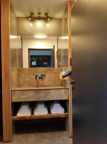 2azores With Comfort And Style