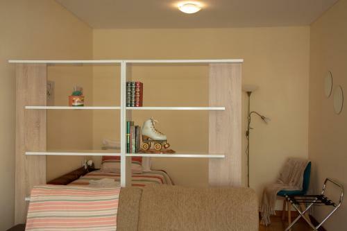 Vizinha?s Dad?s Apartment