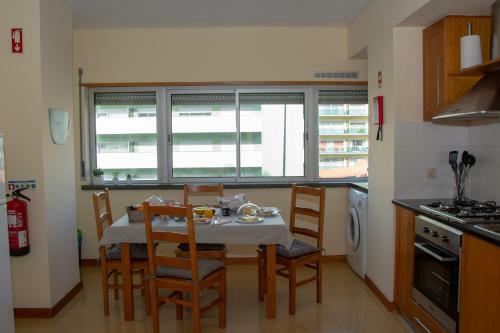 Vizinha?s Dad?s Apartment