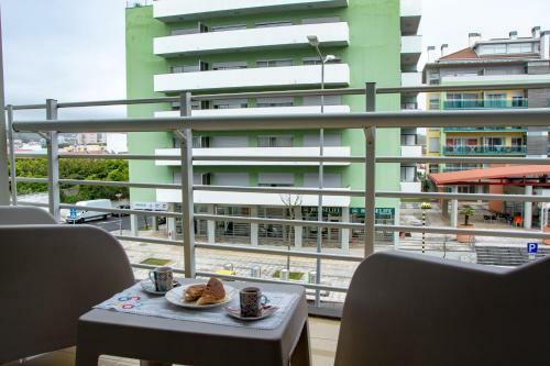 Vizinha?s Dad?s Apartment
