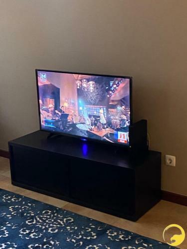 Azor International Apartment I