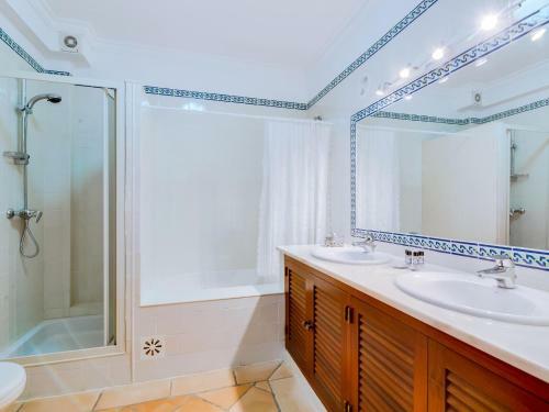 Villa Al - Vivenda Caravela