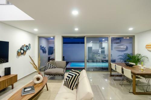 Villa Scandinavia - Private Heated Pool By Silver Prop