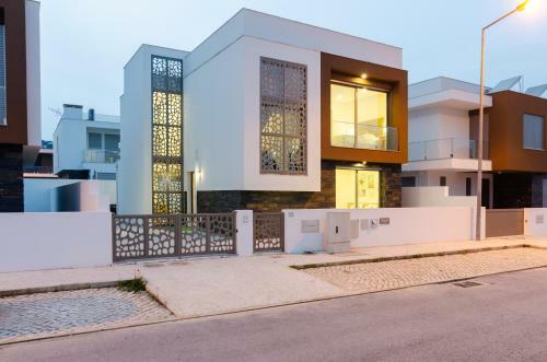 Villa Scandinavia - Private Heated Pool By Silver Prop