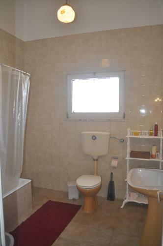 Casa Baleeira-bright Spacious Beach House