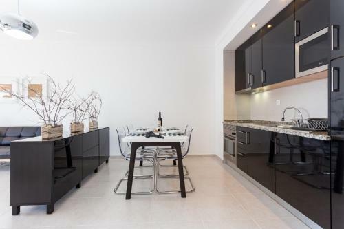 Mr. Sponsor Apartment
