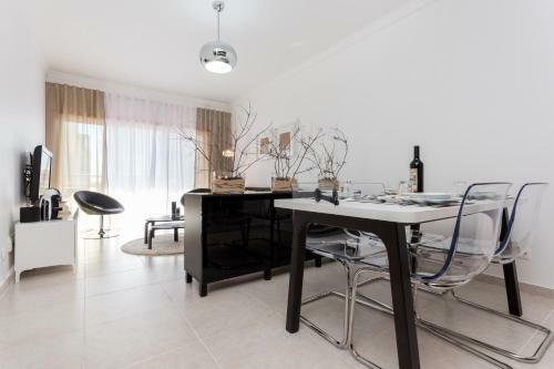 Mr. Sponsor Apartment