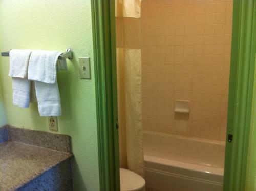 Motel Victorian Inn Midland