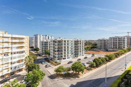 Apartamento Behappy Riviera Studio With Sunny Balcony & Pool View