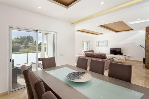 Luxury Vau Beach Villa With Private Pool