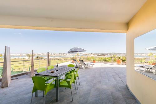 Apartamento Splendide T3 Avec Terrasse Priv�e de 140 M2 Praia Da Rocha