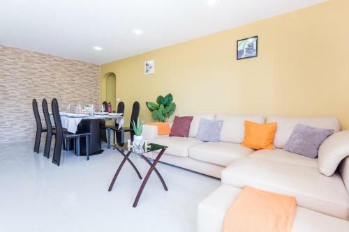 Apartamento T3 Alex,moderno Iluminado E Amplo,excelente Local