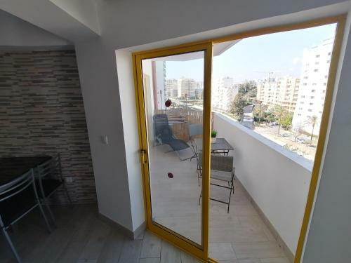 Apartamento Praia Da Rocha Com Piscina