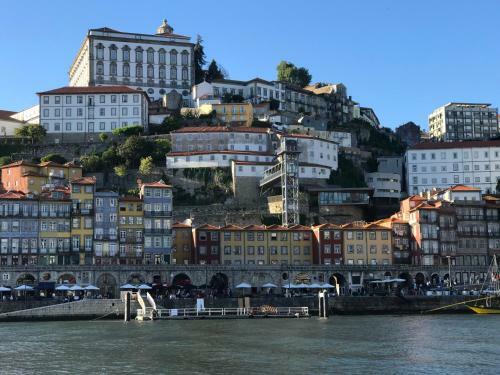 Douro River Private Yacht-accommodation