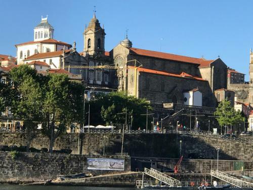 Douro River Private Yacht-accommodation