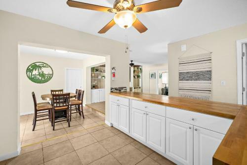 Family Getaway Pool Patio Fire Pit Walk To The Beach