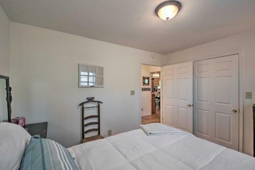Pet-friendly Mountain Cabin With Ramp Access!