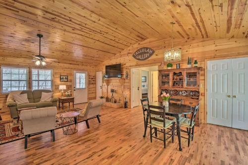 Pet-friendly Mountain Cabin With Ramp Access!