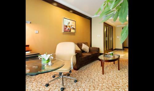 Golden Eagle Summit Hotel