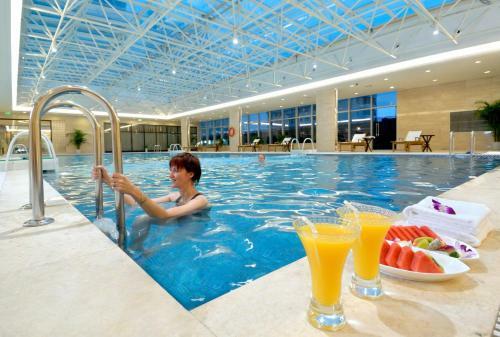 Golden Eagle Summit Hotel